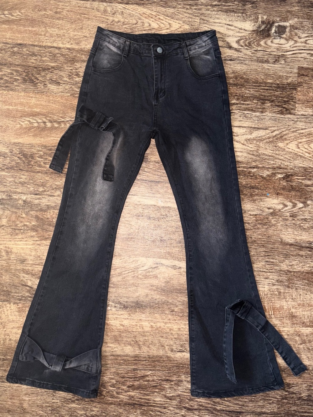 Women’s Black Tie-Hem bow Flare Jeans